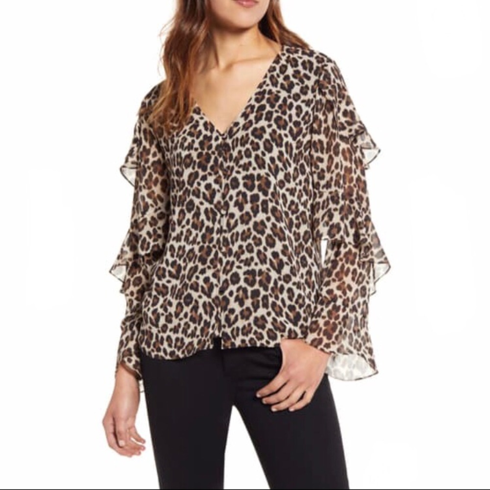 NWT Vince Camuto Leopard Print Ruffle Tiered Long Sleeve V Neck Blouse Size XS